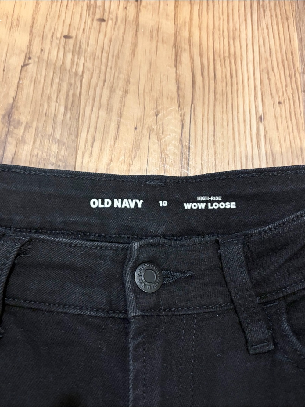 Old Navy Women’s High-Rise Wow Loose Jeans - Picture 3 of 5